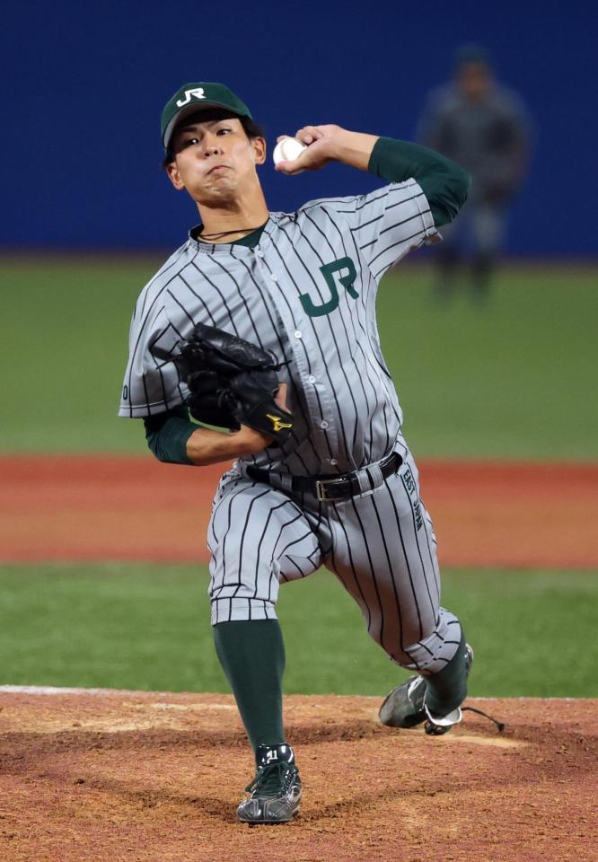 　セガサミー相手に力投するＪＲ東日本・山田