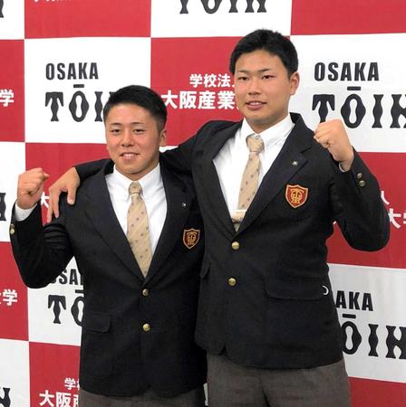 　プロでの健闘を誓うオリックス５位指名の池田と日本ハム７位指名・松浦