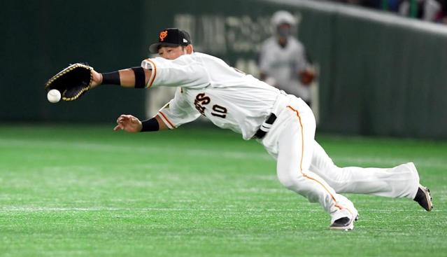 巨人 中田翔 一塁守備で菅野を救う超ビッグプレー 勝ち越し点献上を阻止 野球 デイリースポーツ Online