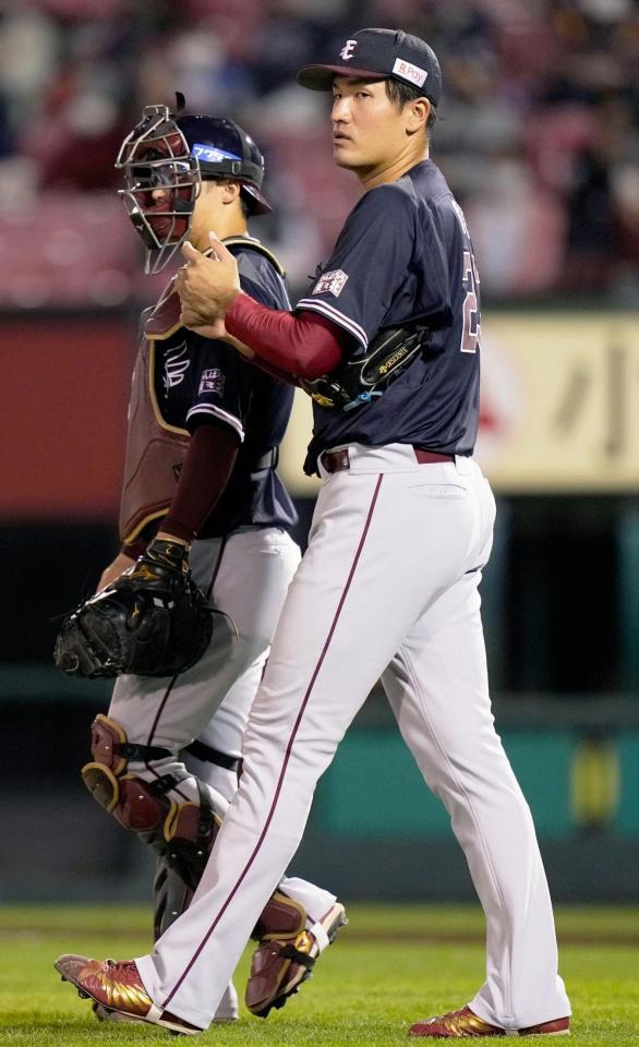 　１回、追加点を許した弓削。捕手太田