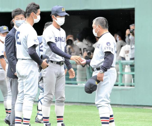 京産大・勝村監督有終飾る　指導歴２０年以上、母校で監督「本当に幸せでした」