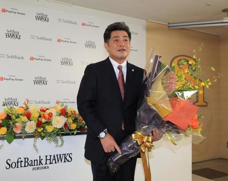 　退任会見を行った工藤監督＝（Ｃ）ＳｏｆｔＢａｎｋ　ＨＡＷＫＳ