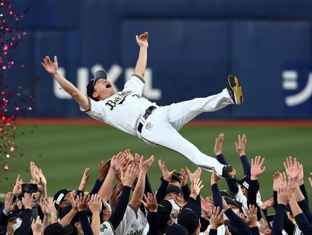 オリックス 無観客の本拠地で歓喜の胴上げ 最下位から25年ぶりv 野球 デイリースポーツ Online オリックス 無観客の本拠地で歓喜の胴上げ 最下位から25年ぶりv 野球 デイリースポーツ Online