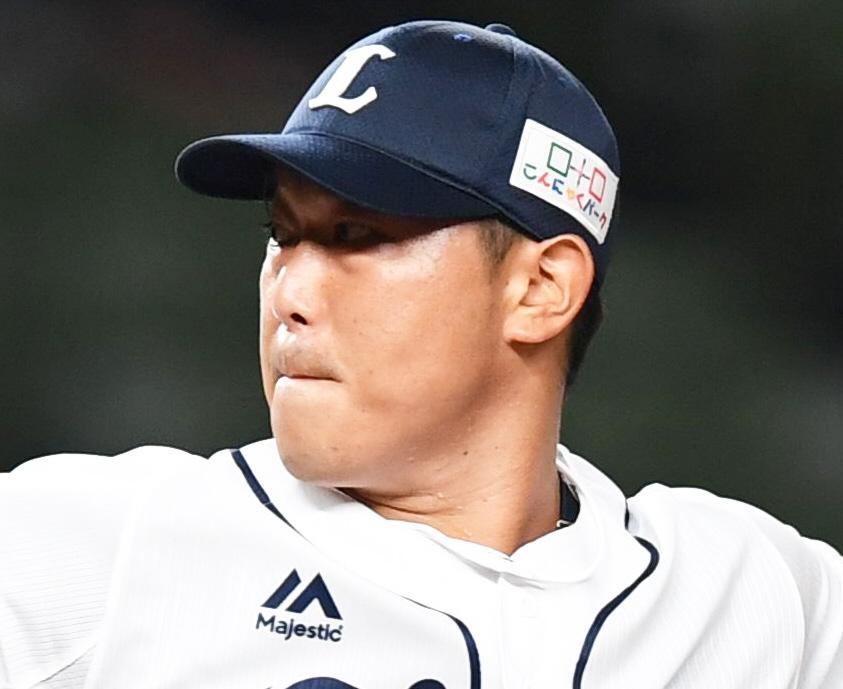 　選手兼任コーチに就任する内海哲也