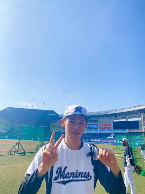 ロッテ・佐々木朗希が20歳の誕生日に笑顔 支えに感謝「恩返しをして