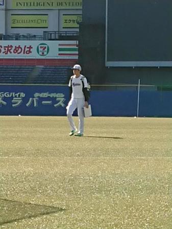 本拠・ＺＯＺＯマリンで調整したＣＳ初戦先発のロッテ・佐々木朗