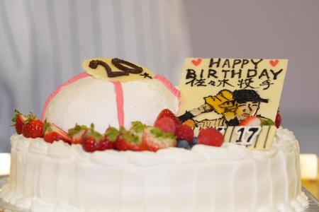 　報道陣からロッテ・佐々木朗にプレゼントされた２０歳のバースデーケーキ