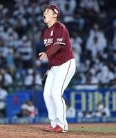 　８回、エチェバリアに同点本塁打を打たれ、大きく口を開ける松井（撮影・佐藤厚）