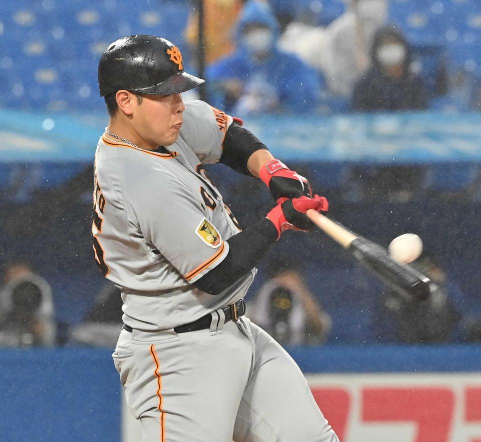 　中村が警戒する岡本和