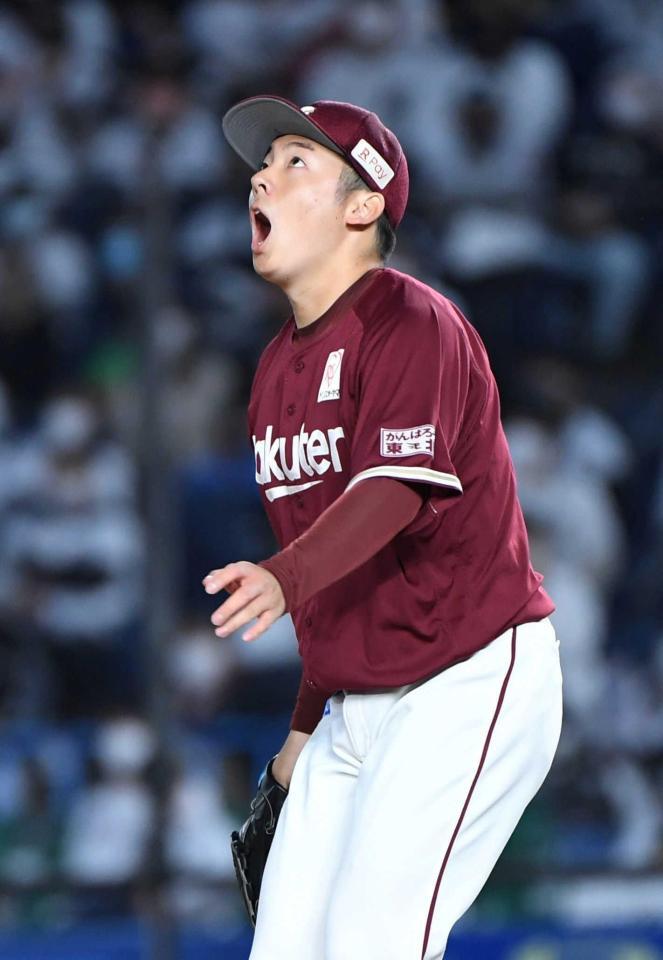 　８回、エチェバリアに同点本塁打を打たれ、大きく口を開ける松井