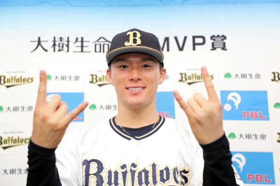 　１０月度「大樹生命月間ＭＶＰ」を受賞した山本