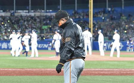 ヤクルトに連敗し後がなくなった原監督（撮影・佐藤厚）