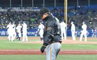 ヤクルトに連敗し後がなくなった原監督（撮影・佐藤厚）
