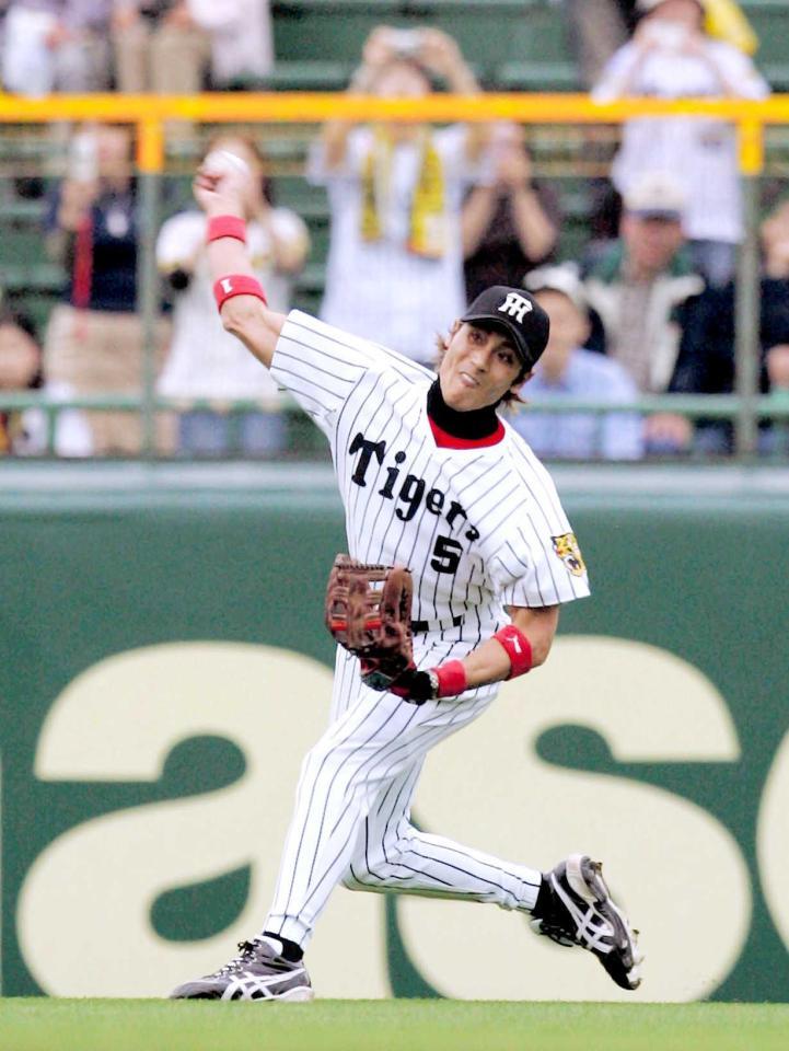 日本ハム・新庄ビッグボス、選手をSNSで公開指導 スローイングの高