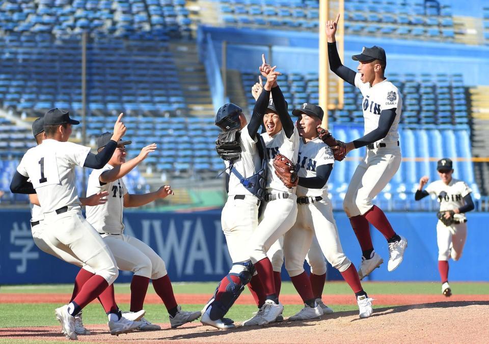 広陵を破り、初優勝を果たした大阪桐蔭ナイン（撮影・伊藤笙子）