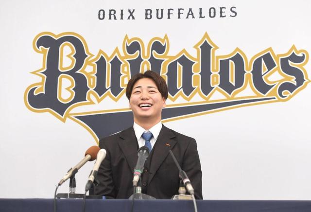 オリックス　漆原が８００万増の２０００万円で更改「全部経験させてもらった」