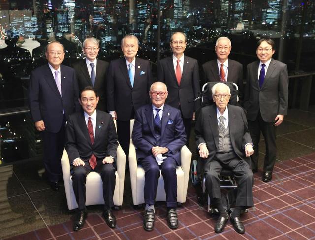 長嶋茂雄氏が「感激しました」文化勲章受章をお祝いする会に岸田首相、王氏、渡辺主筆ら