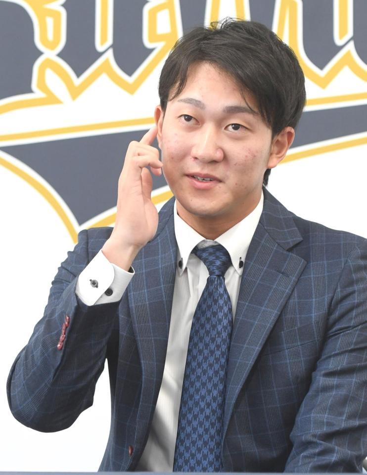 　育成契約となり、会見する広沢（撮影・北村雅宏）