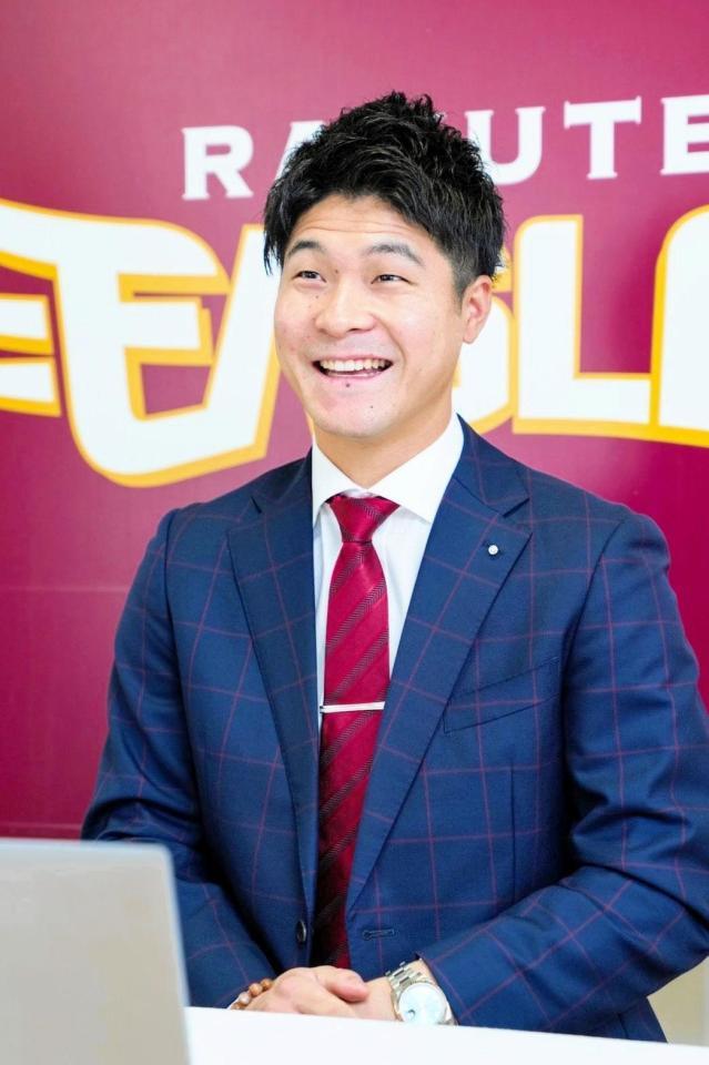 契約更改交渉を終えて会見に臨む茂木（球団提供）