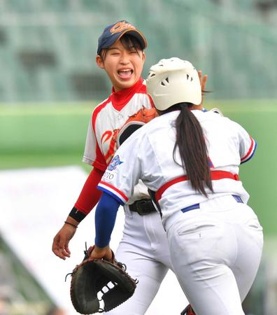 　５回、イチロー氏を二ゴロに打ち取とるなど三者凡退に抑えた松本里乃