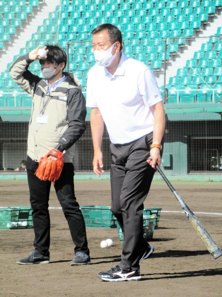 「ファンケル　キッズベースボール　２０２１　ｉｎ沖縄県那覇市」に参加した原監督