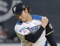 　４月７日のソフトバンク戦、７回を１１奪三振３失点もプロ初黒星となった伊藤