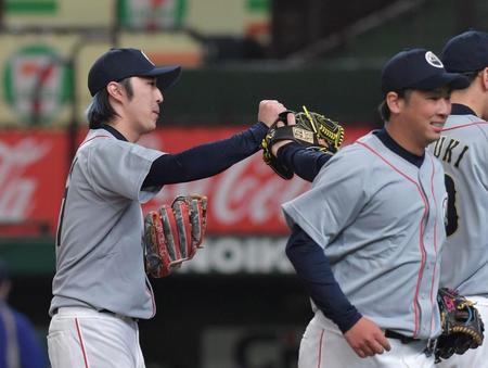 　６回１イニングに登板し無失点に抑えた元巨人・田原誠次（撮影・佐々木彰尚）