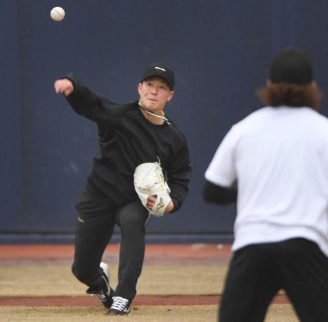 日本ハム・吉田輝星に最強女子からエール　沙保里さんと遭遇　新幹線で“よしだよしだ”状態に