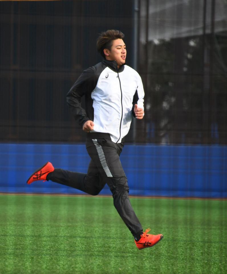 　ダッシュをする森（撮影・中田匡峻）