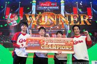 スピリーグの「コカ・コーラ　ｅクライマックスシリーズ」を勝ち抜きｅ日本シリーズ進出を決めた広島チーム（コナミ提供）