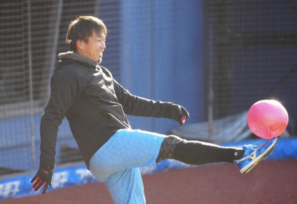 自主トレを公開した益田