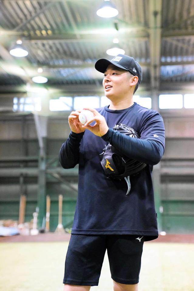 　自主トレを公開した松井裕（球団提供）