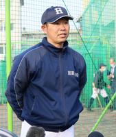 　意気込みを語る広島商・荒谷監督