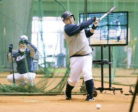 西武の中村、１時間半打ち込む現役最多４４２本塁打