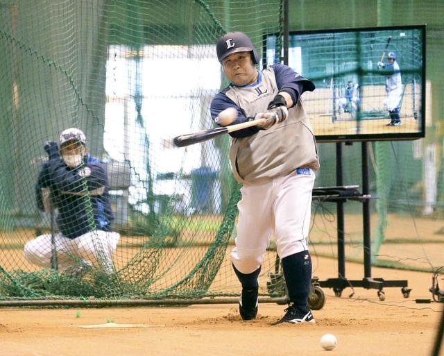 ２１年目の西武・中村「打球に角度を」１時間半打ち込む