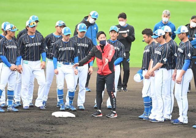 元阪神・赤星氏が日本ハムナインに熱烈指導　五十幡に「かなりの盗塁数期待」