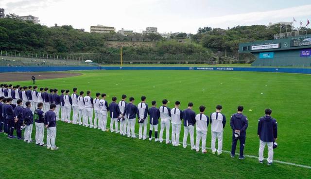 ヤクルト・高津監督「思い出す日」野村克也さん命日に黙とう