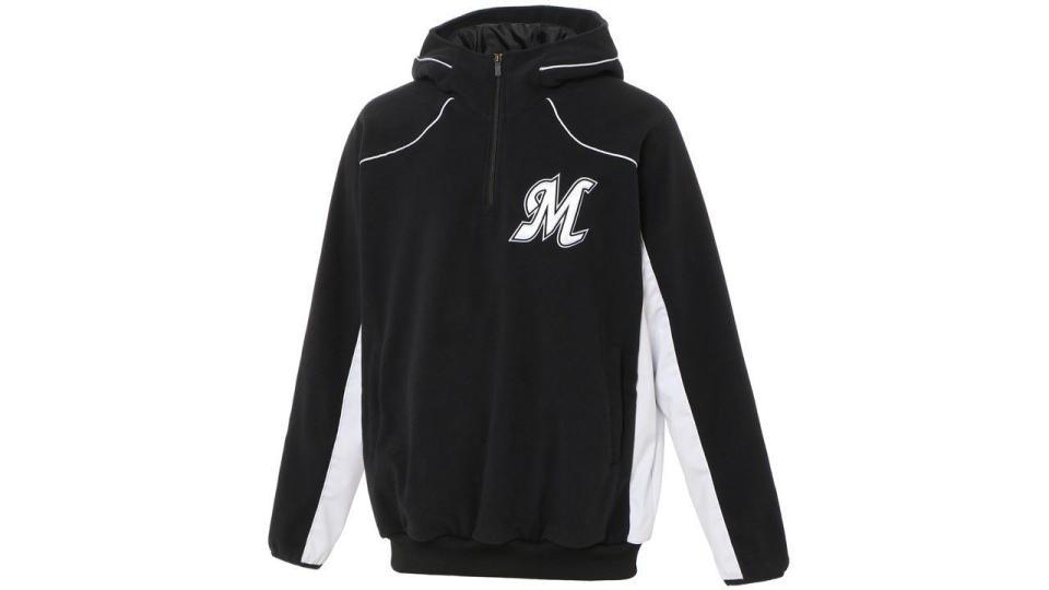 　選手着用仕様のミズノ社製オーセンティックパーカー（球団提供）