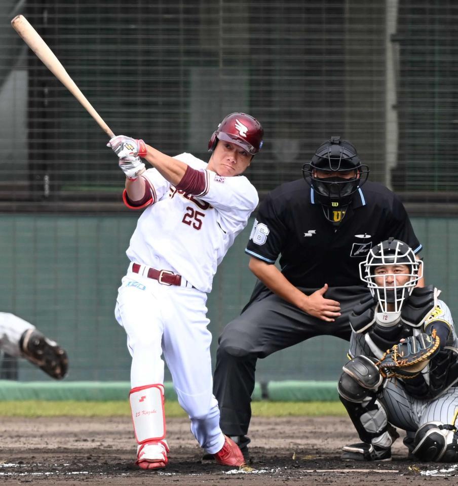 　２回、ソロを放つ田中和