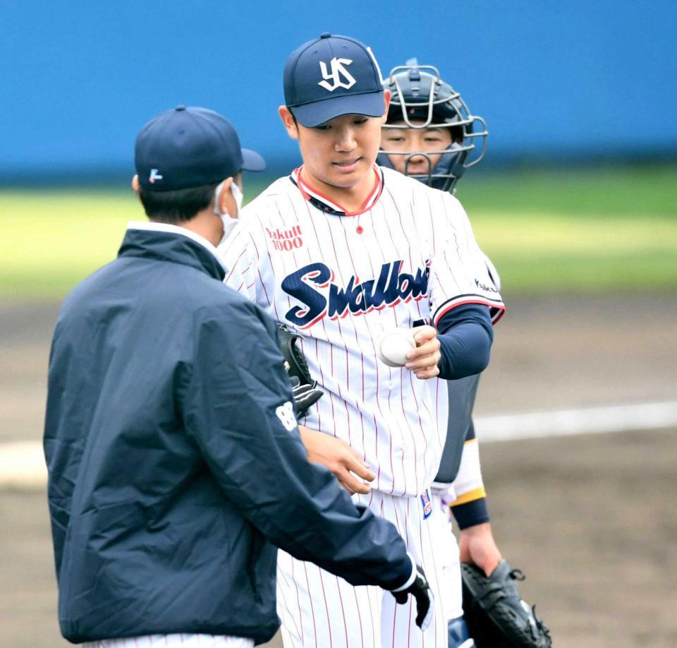 　２回途中で降板した奥川（撮影・棚橋慶太）