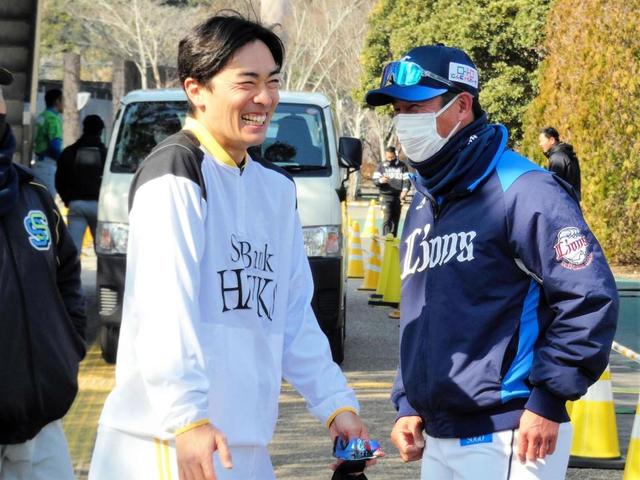 ソフトバンク・和田が“同級生”西武・平石コーチとの再会に喜び　約５分談笑