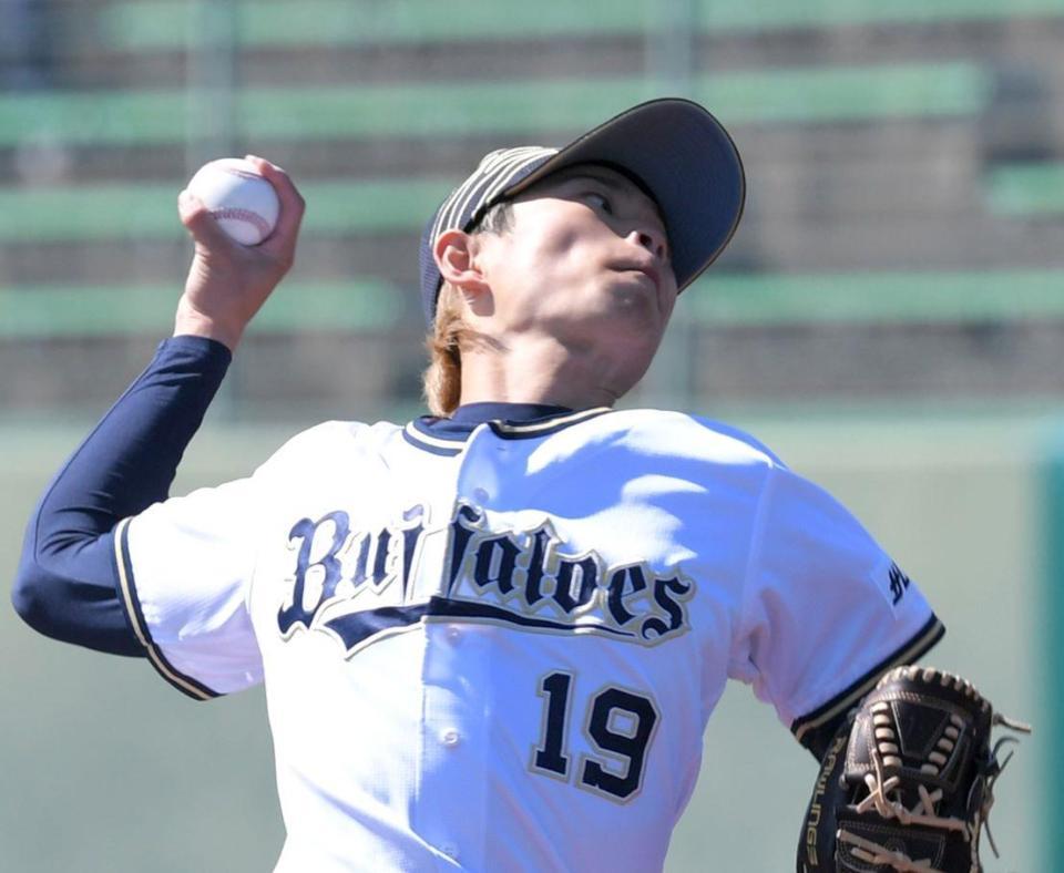 　先発し、２回２安打無失点に抑える好投を見せたオリックス・山岡（撮影・北村雅宏）