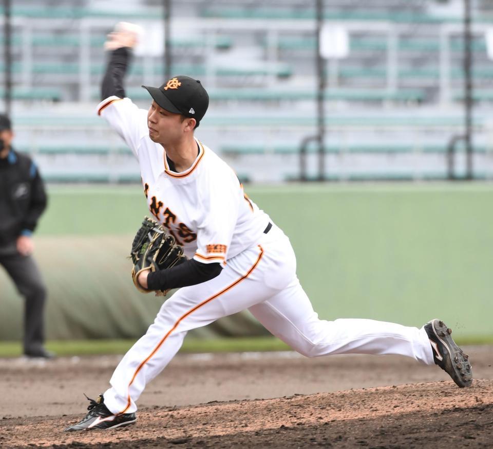 ２回を無安打無得点に抑えた巨人・山崎伊織＝沖縄セルラースタジアム那覇（撮影・佐藤厚）