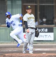 １回、ビシエドに先制タイムリーを浴びる西勇（撮影・飯室逸平）