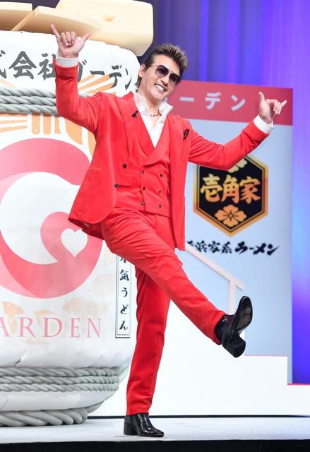 新庄　剛志監督大型パネル 新庄監督ver.のフーディーや直筆サイン入り等身大パネルを限定