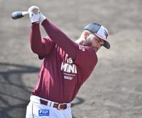 打撃練習をするマルモレホス（撮影・中田匡峻）