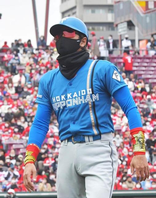 鯉党に大人気の新庄監督 上本君が素晴らしい サヨナラ負けでカープ選手を称える 野球 デイリースポーツ Online