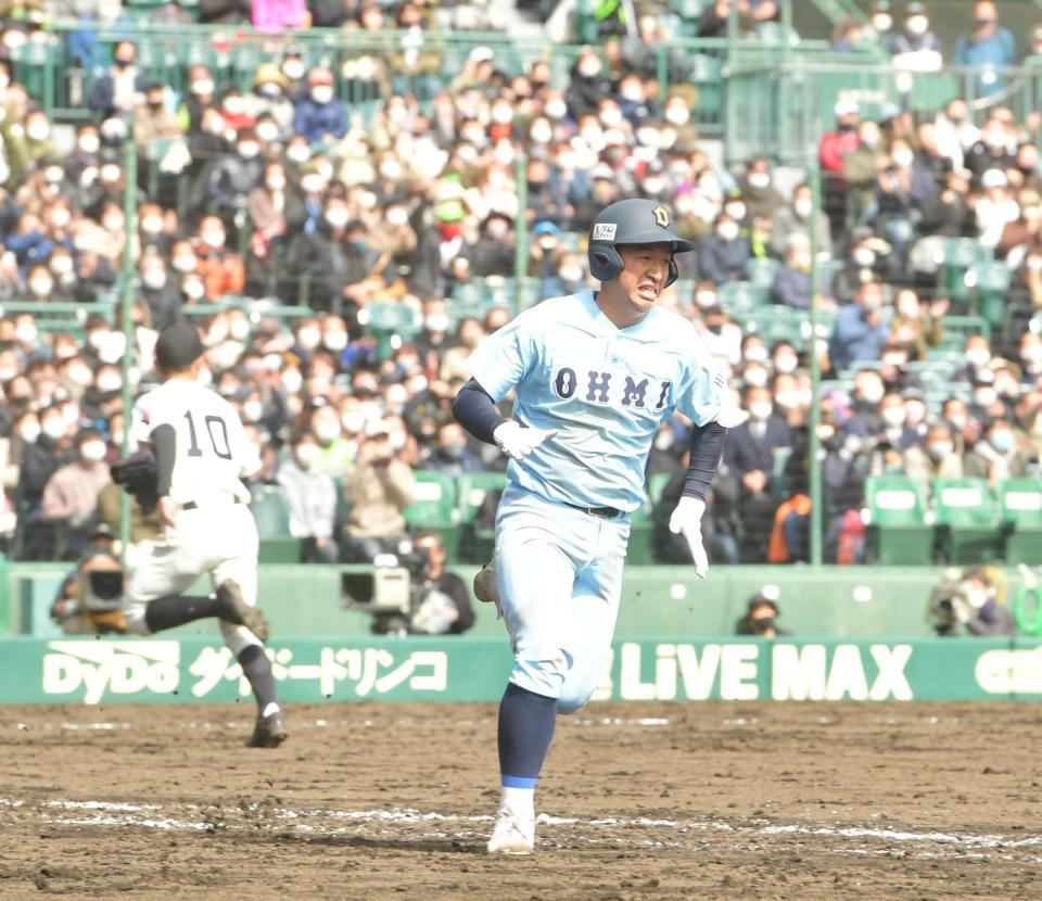 　９回、同点となる適時打を放った大橋（撮影・神子素慎一）