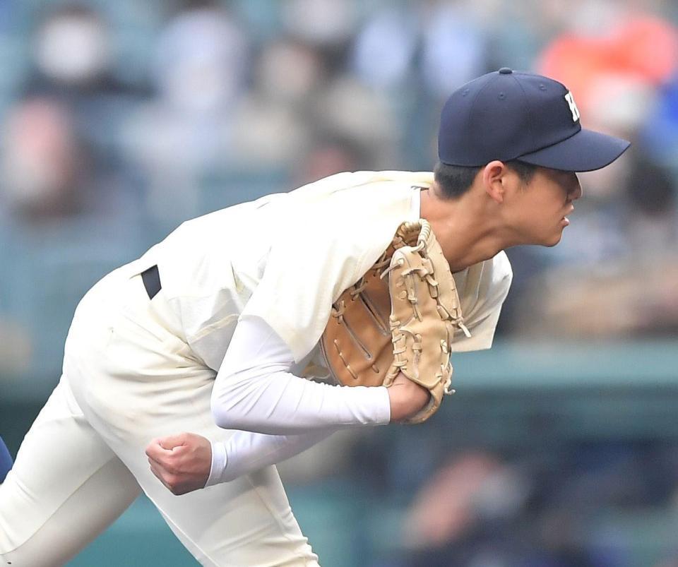 　７回から３番手で登板した広島商・浴口（撮影・伊藤笙子）