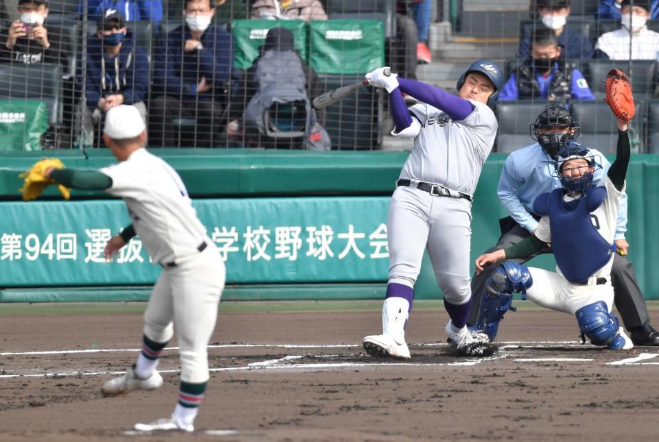　１回、花巻東・佐々木麟太郎を空振り三振に打ち取る